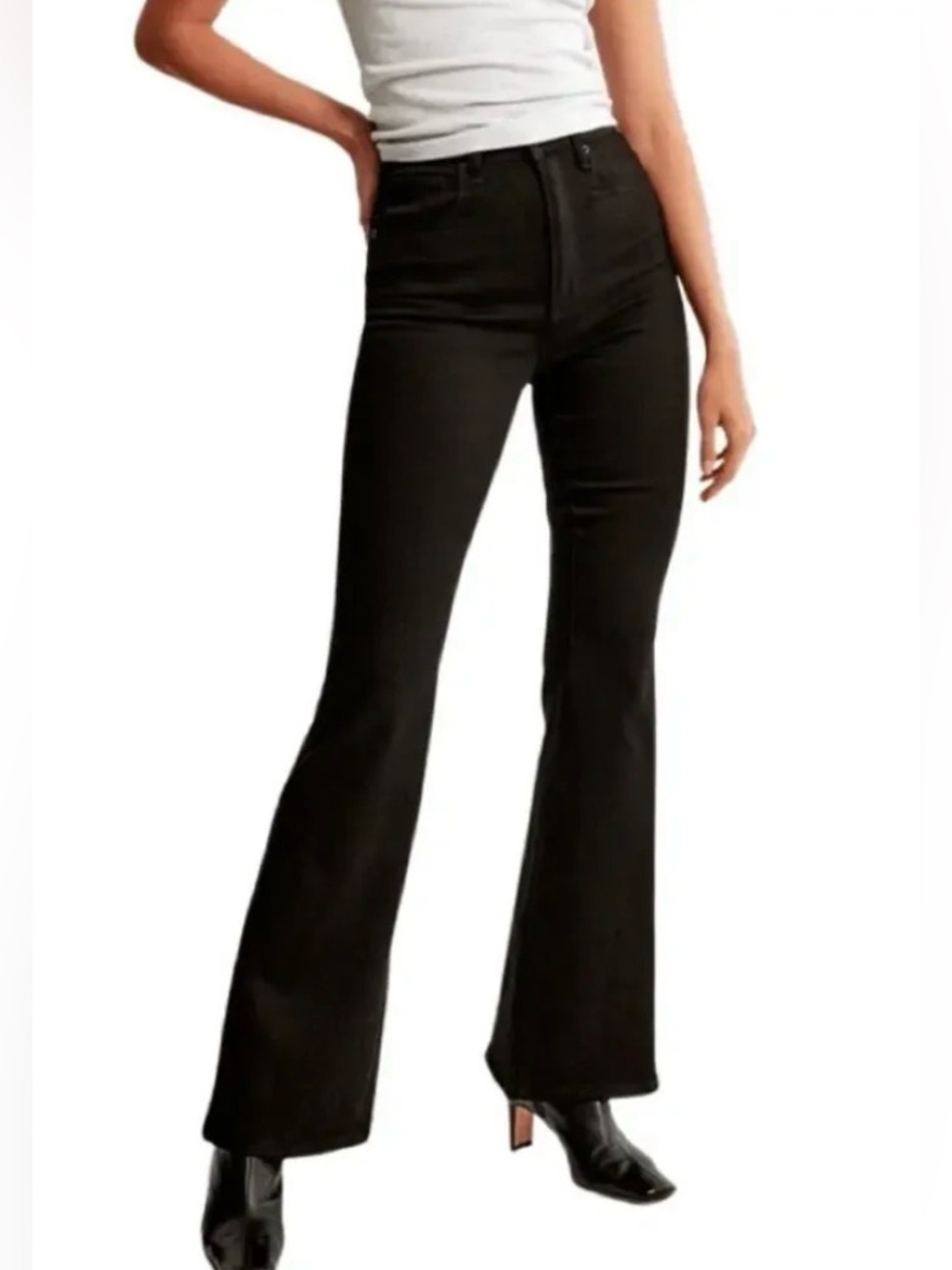NWT Abercrombie Ultra High-Rise Curvy Love Black Flared Jean Women’s Size 14/32S